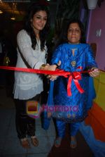 Raveena Tandon at the Launch of kids book by Podar Institute in Podar Centre, Parel on 14th Nov 2009 (20).JPG